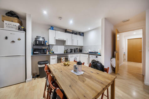 1384712-19-692860...