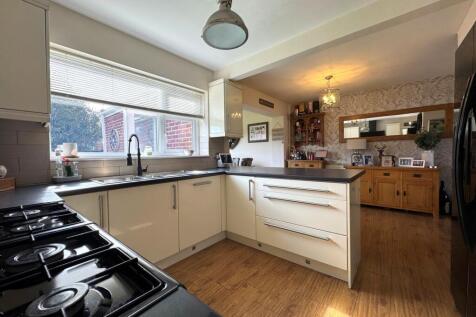 Fitted Kitchen/Dining Room