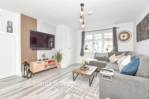Lounge/ Kitchen