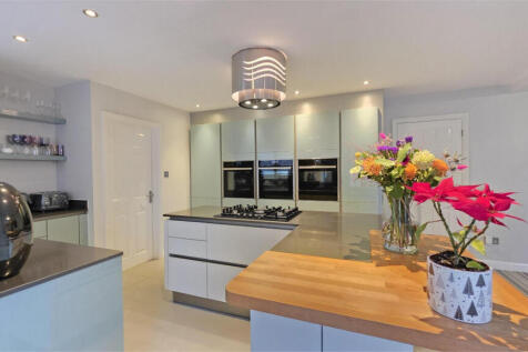 Living/Breakfast Kitchen