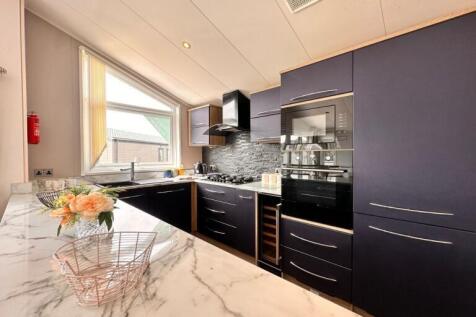 Atlas Laburnum Kitchen At Hoburne Cotswold Reach H