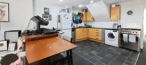 3d43e567-WhatsApp...