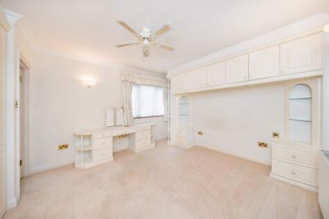 Hillrise, Walton-On-Thames photo 4