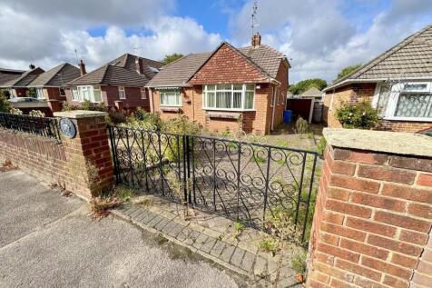 Poole, BH17 - property photo