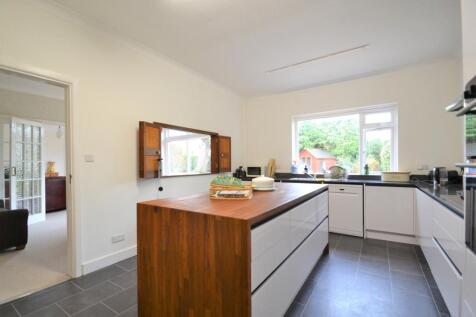 Lewes Road, Haywards Heath, RH17 photo 4