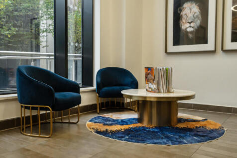 1372133-4-68fa036...