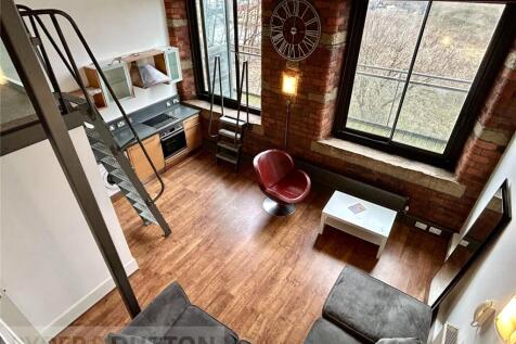 Lounge/Kitchen