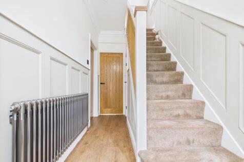 CAM03729G0-PR0138-STILL021