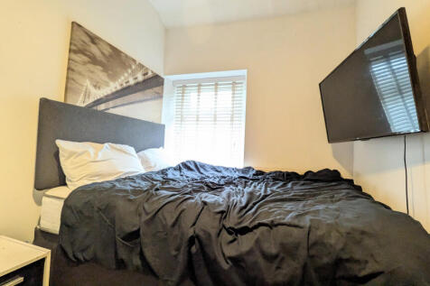 PXL_20251107_130037212.MP~2