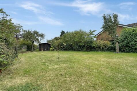 Substantial Rear Garden 162