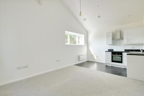 Mill Road  Fareham  UNFURNISHED photo 3