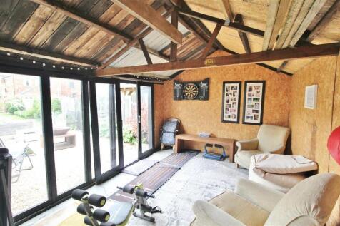 HOBBY ROOM