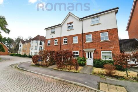 Farnborough, GU14 - property photo