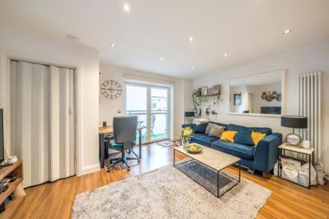 London, SE15 - property photo