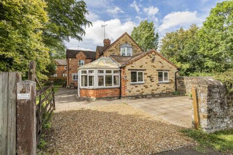 Vale Cottage, 4 Butchers Lane, Pattishall