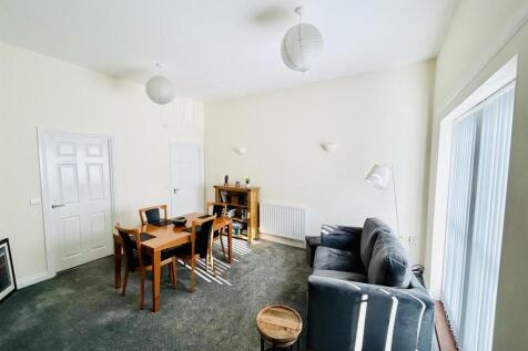 harvington mews living.jpg