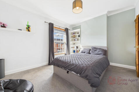 CAM02494G0-PR0052-STILL051