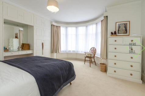 Berkshire Gardens, London, N13 6AA-1 (14)