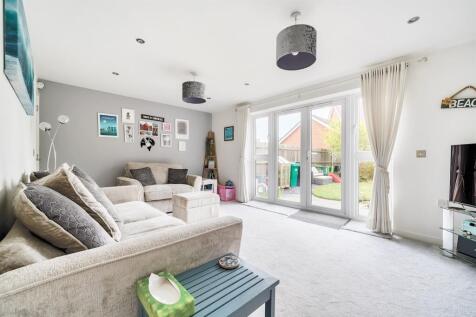 Fawn Drive, Three Mile Cross, Reading, RG7 photo 4