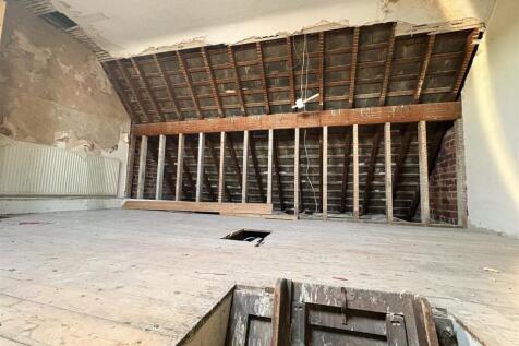 ATTIC ROOM