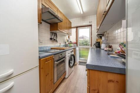 Scorton Avenue, Perivale photo 4