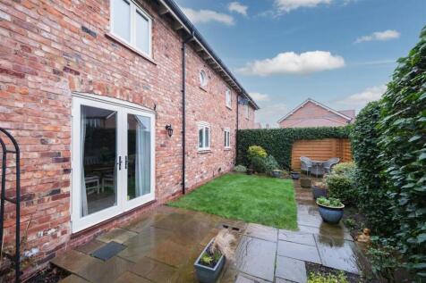 Charlton- 14 Stretton Green-050.jpg