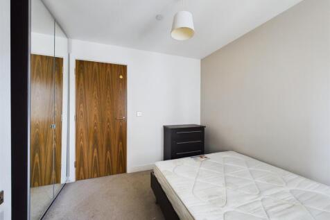 CAM01231G0-PR0052-STILL023