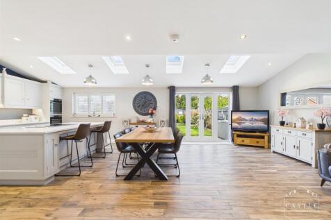 OPEN PLAN LIVING KITCHEN