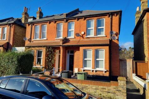 Flat 3, 8 Kingsmead Road outside.jpg