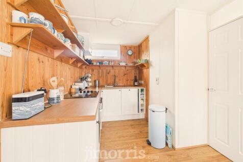 Kitchen Area (Open Plan)