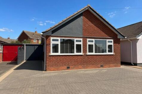 11 LEYLAND ROAD, BULKINGTON