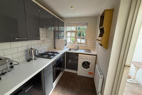 Rother Street, Stratford-Upon-Avon, Warwickshire, CV37 photo 4