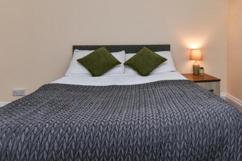 Studio with double bed