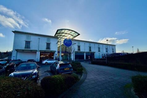 Retail Property (Shopping Centre) to rent Image 4