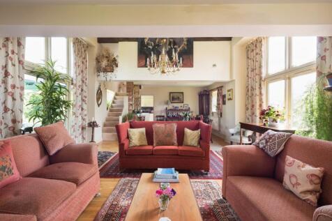 Sitting Room with Dining Area