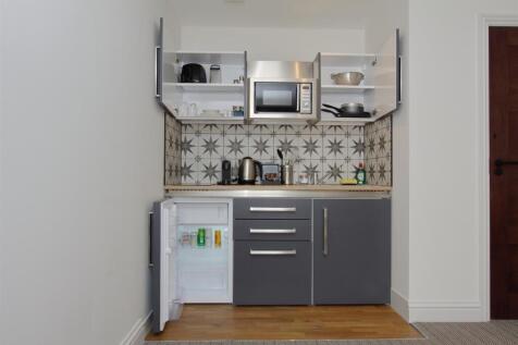 white hart stonehenge ph21.JPG