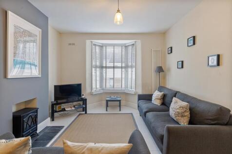 A09 - 125 Victoria Road Dartmouth - 260123.jpg