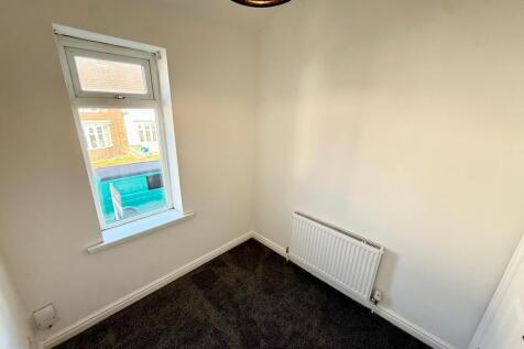 Chatsworth Gardens, Billingham, TS22 5HB photo 3