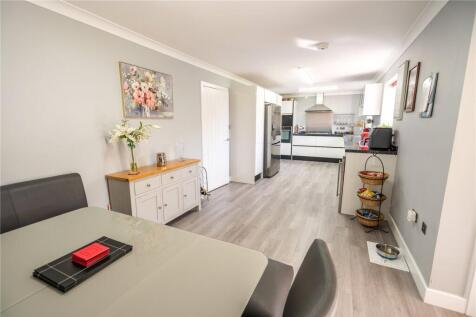 Kitchen Diner (2)