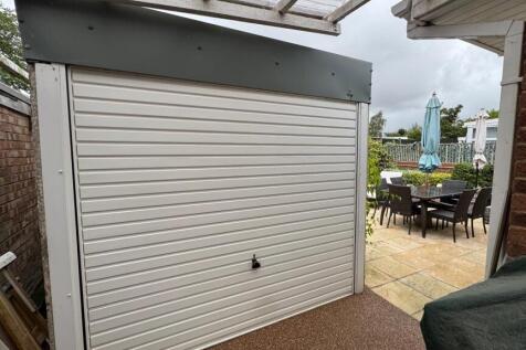 Detached Single Garage