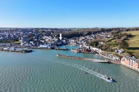 67acb1d0c88a6_Strand-House-White-Arrow-Padstow-Ha
