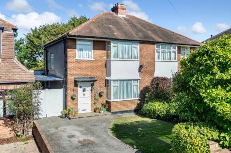West Molesey, KT8 - property photo