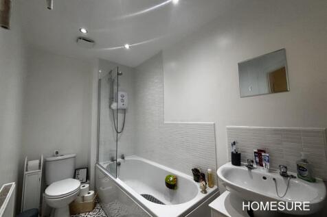 32 Mater - Bathroom