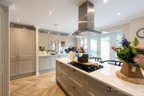 69 Leighfield Drive-05.jpg