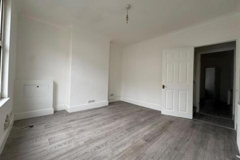Shakespeare Road, Sittingbourne photo 2