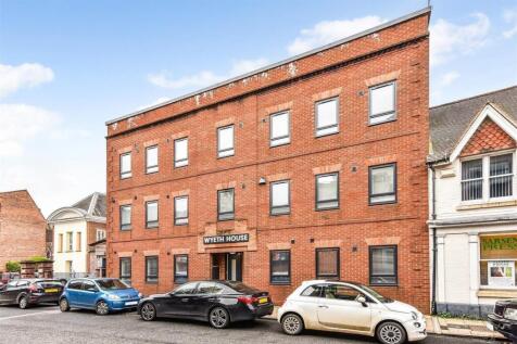 2-bed flat on Hyde Street, Winchester, £2,000/mo