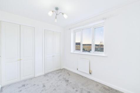 CAM01909G0-PR0430-STILL015