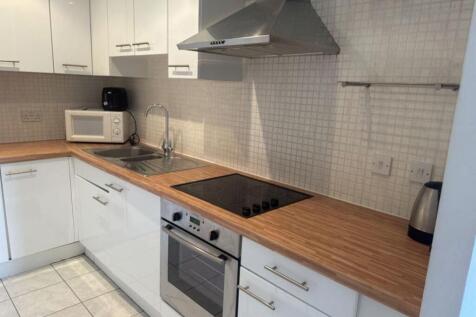 KITCHEN.JPG