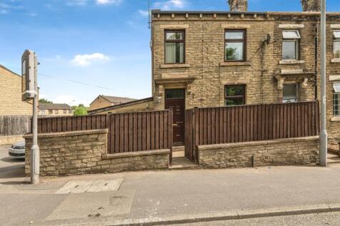 Bradford, BD12 - property photo