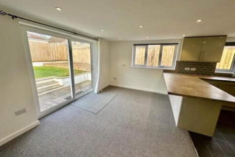 Adderwell Close, Frome photo 5